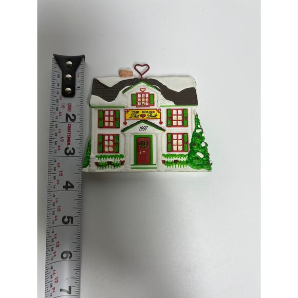 Dept 56 Snow Village The RONALD McDONALD HOUSE That Love Built 1997 Ornament - Picture 5 of 7